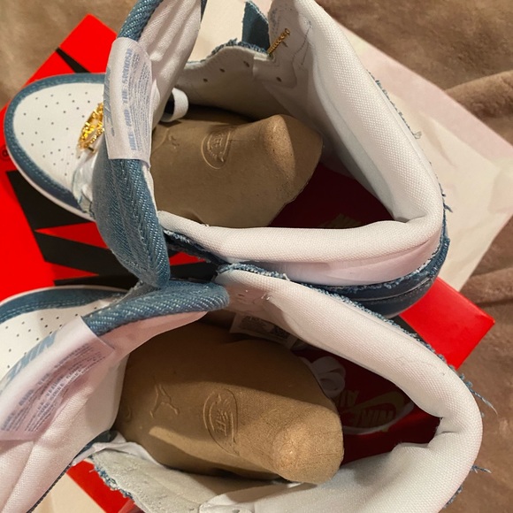 Air Jordan 1 Retro High OG (Denim) - Picture 6 of 12